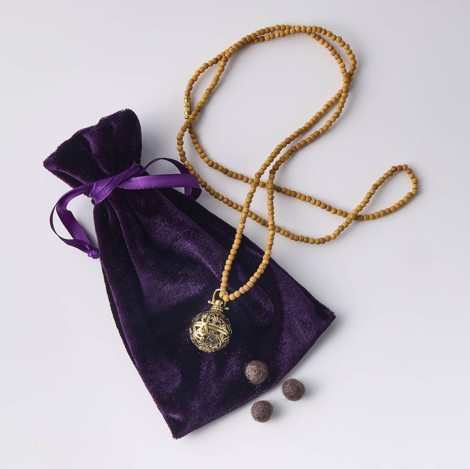 Saint & Sage Scented Pendant and Sandalwood Necklace